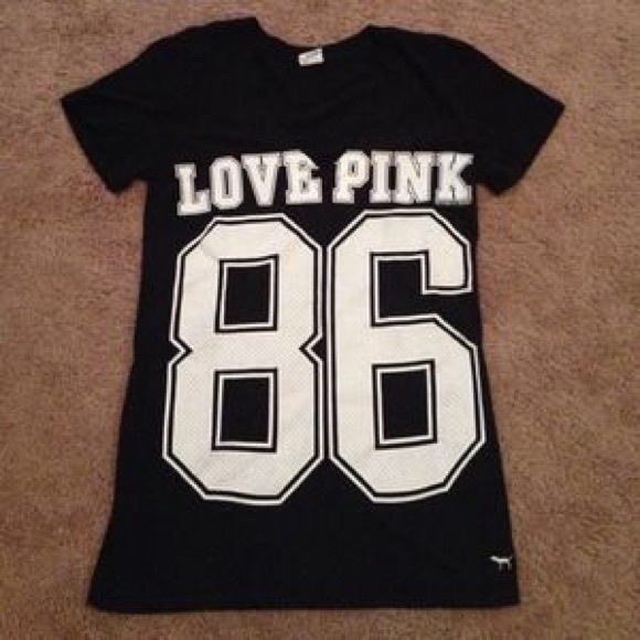 Black vs PINK t shirt 👌🏼