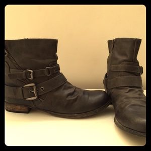 Carlos Santana ankle boots