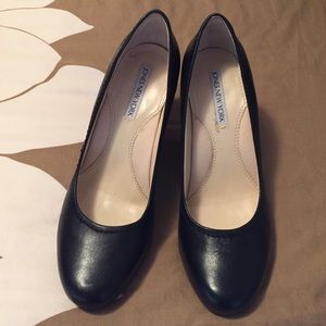 Jones New York black pumps size 7 1/2