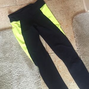 Alo yoga pants☀️