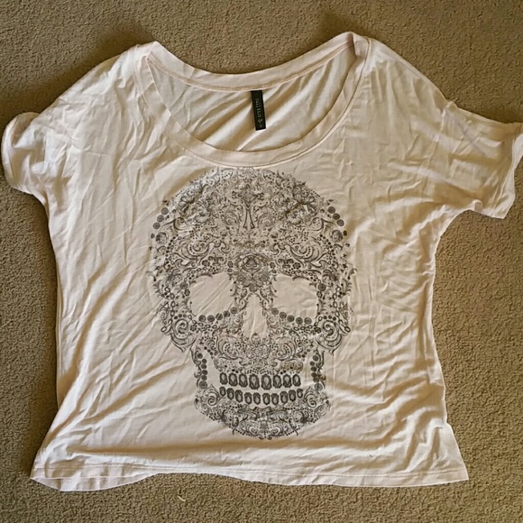 Pink skull shirt