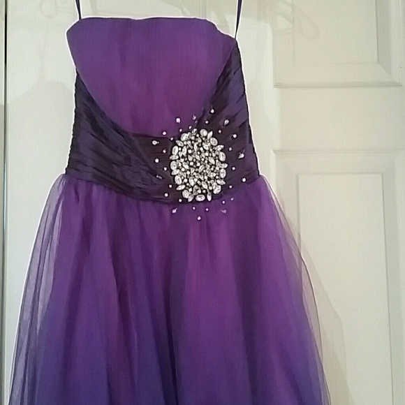Dress - Picture 2 of 3