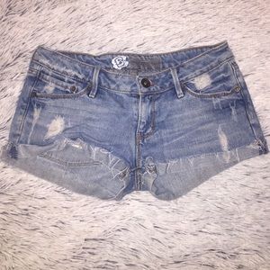 Cute ripped shorts! Size 3!
