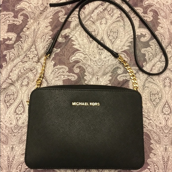 Black MICHAEL KORS crossbody