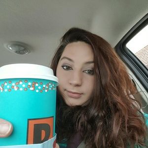 Meet your Posher, Courtney