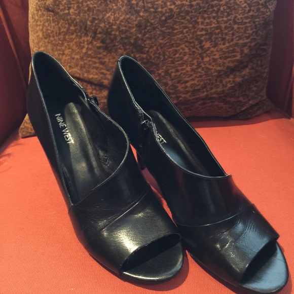 Nine West Leather Bootie