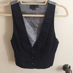 ❌SOLD❌ Forever 21 Tuxedo-Style Vest Sz. S