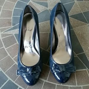 Alfani navy blue heels