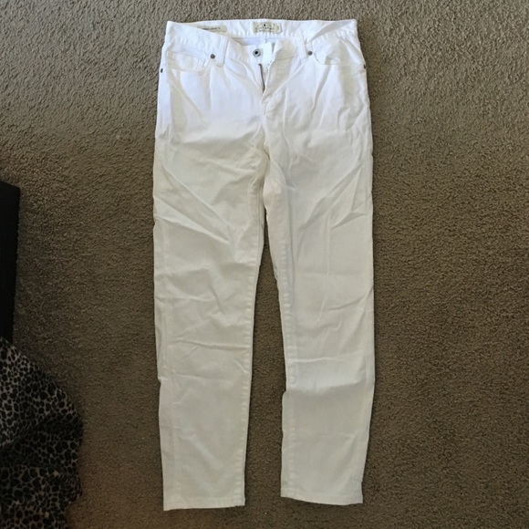 White skinny jeans