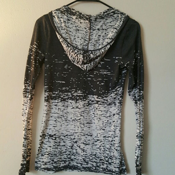 FANG Long Sleeve Beaded/Sequin T-shirt w/ Hood - Picture 4 of 4