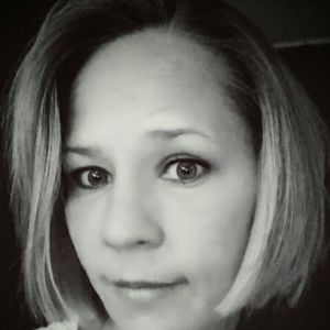 Meet your Posher, Lorie