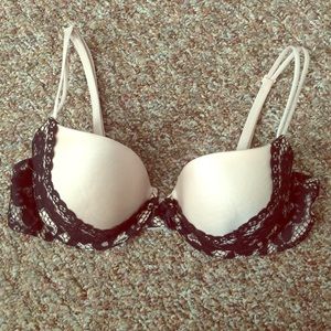 Black and nude lace Victoria's Secret 36C bra