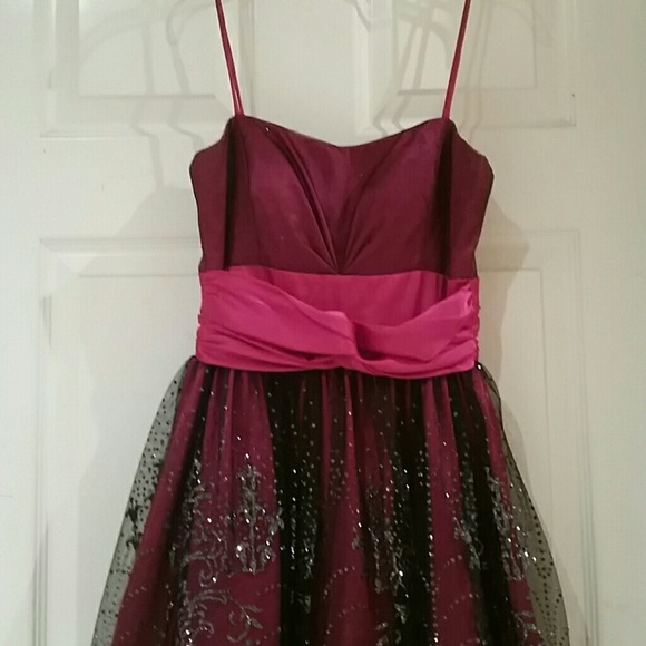 Dress - Picture 2 of 3