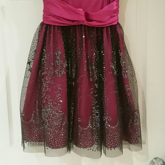 Dress - Picture 3 of 3