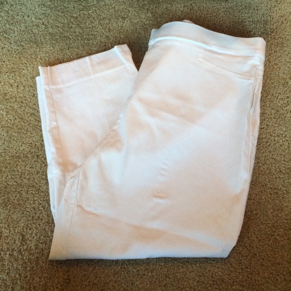 Worthington Capri Pants