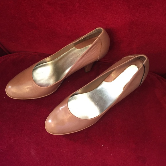 Tan heels