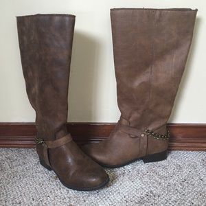 Brown leather boots size 9