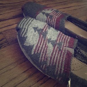 Toms