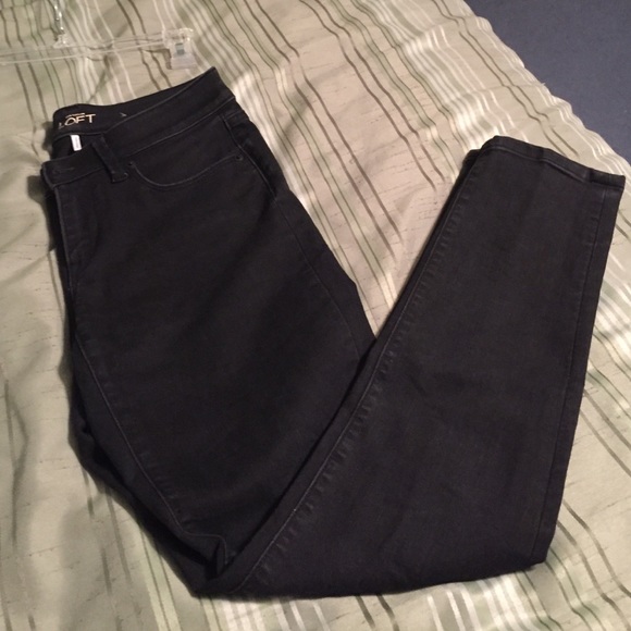 Loft black curvy skinnies!