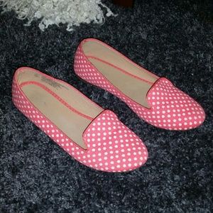 Flirty coral polka dot flats, size 9