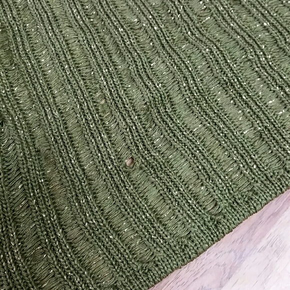 SOLD.... Gorgeous sweater vest - Picture 4 of 4