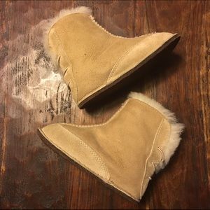 Infant sized L Uggs