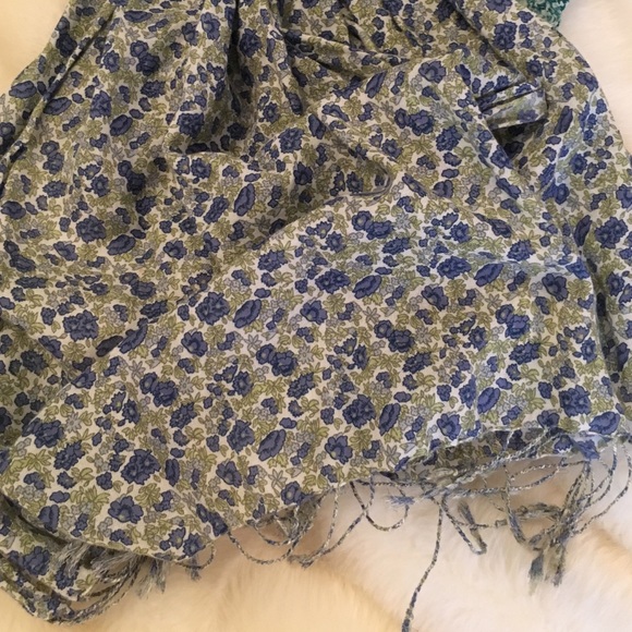 Beautiful scarf bundle - Picture 3 of 4