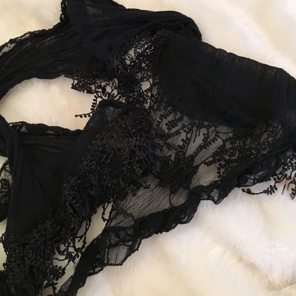 Beautiful scarf bundle - Picture 4 of 4