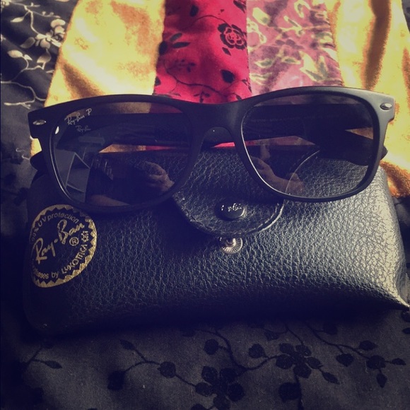 Ray-Ban New Wayfarer Black Polarized Sunglasses