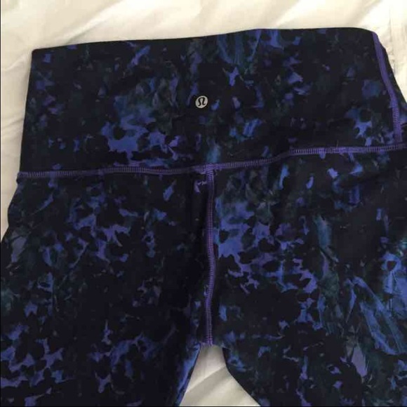 *SOLD* Lululemon full length pants - Picture 2 of 4