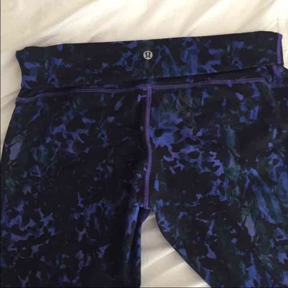 *SOLD* Lululemon full length pants - Picture 3 of 4