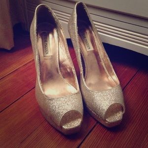 Sparkly gold Steve Madden heels size 8.5
