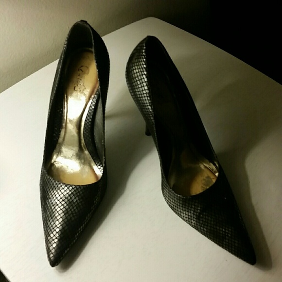 Carlos Pumps