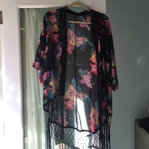 Forever 21 floral kimono size L