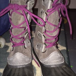 Size 8 women's Sorel winter boots.. LIKE NEW!