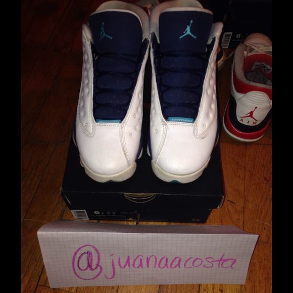 Jordan retro 13 low hornet.