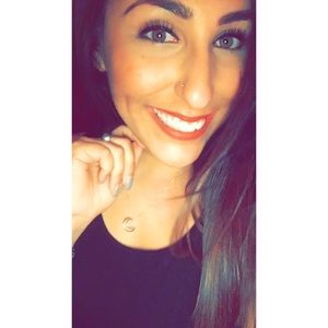 Meet your Posher, Courtney