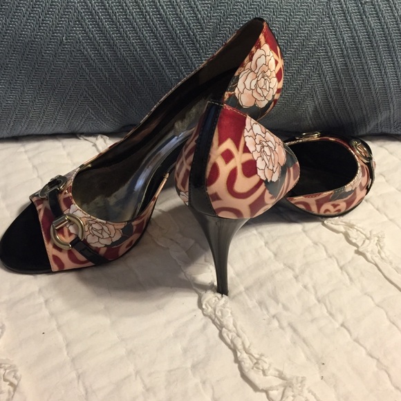 Carlos Santana heels size 9.5