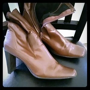 PRICED REDUCED!!  Merona boots