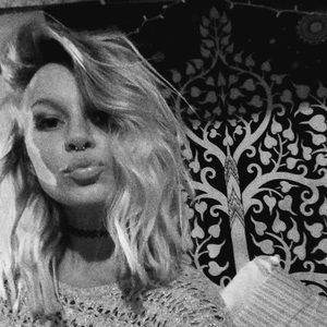 Meet your Posher, Paige