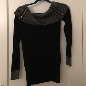 Venus sweater size small!