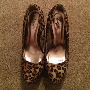 Charlotte Russe cheetah print heels size 7