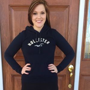 Hollister Size Medium Hoodie - like new condition