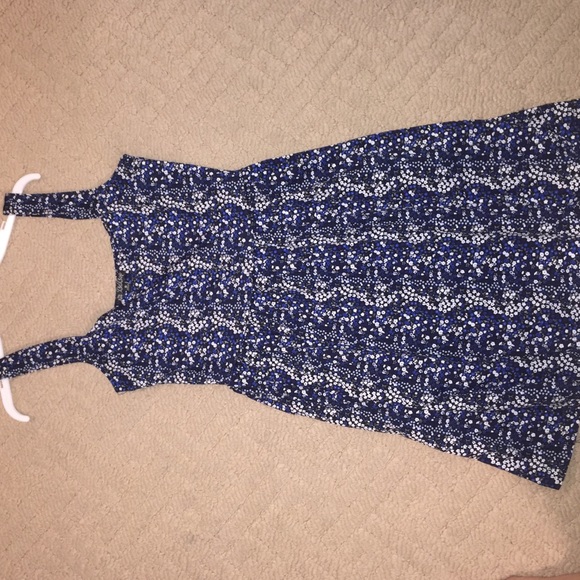 Blue floral dress w/ pockets