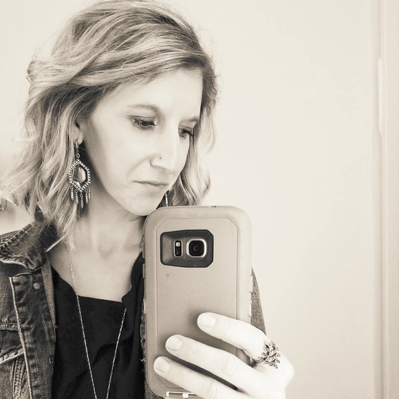 Meet your Posher, Nell - Picture 2 of 2