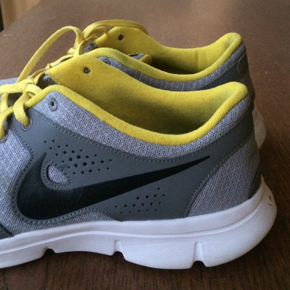 Mens Nike 9.5 USA - Picture 3 of 4