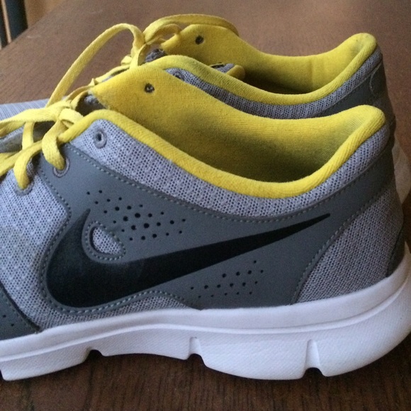 Mens Nike 9.5 USA - Picture 4 of 4