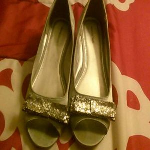 Wonderkids 2 in heels with sparkley bow