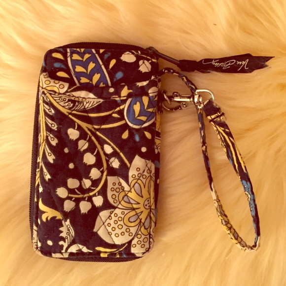SALE🔴Vera Bradley wristlet - Picture 1 of 3
