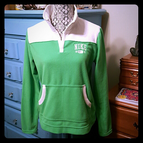 Nike Fleece. Lime green and white